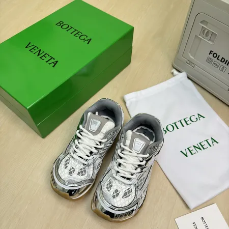 ボッテガ ヴェネタ スニーカー
