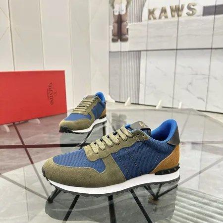 ヴァレンティノ スニーカー