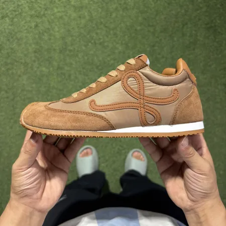 ロエベ スニーカー