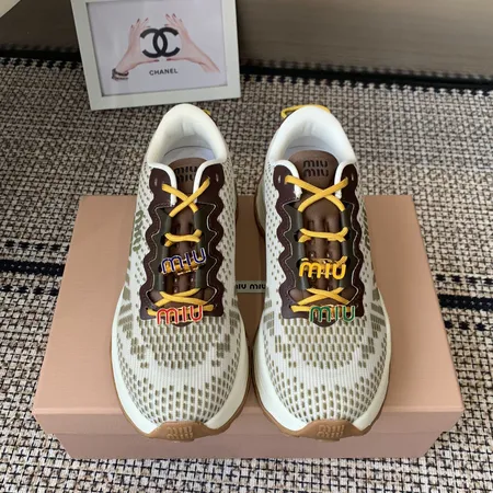 ミュウミュウ スニーカー