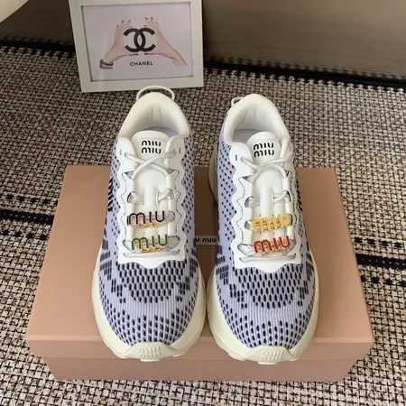 ミュウミュウ スニーカー