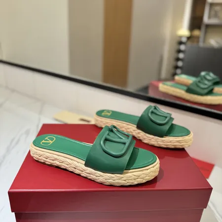 ヴァレンティノ スリッパ