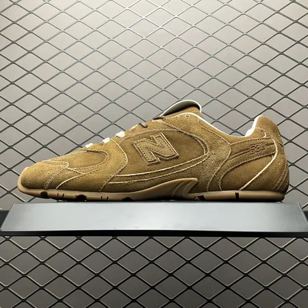 ミュウミュウ カジュアルシューズ