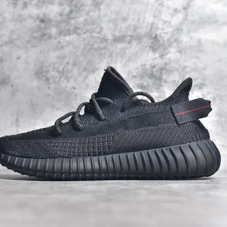 アディダス スニーカー