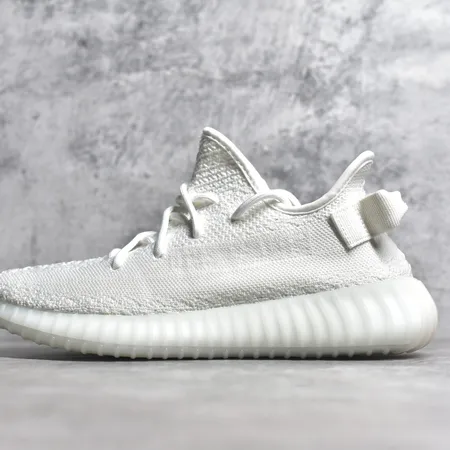 アディダス スニーカー