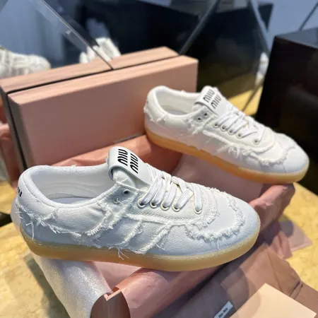 ミュウミュウ スニーカー