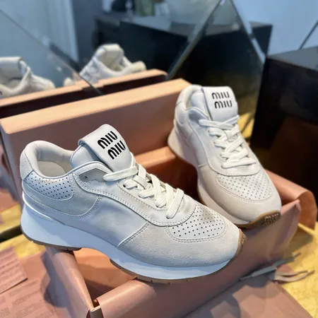 ミュウミュウ スニーカー