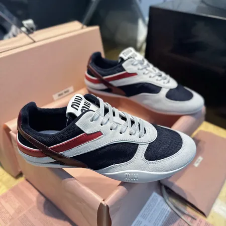 ミュウミュウ スニーカー