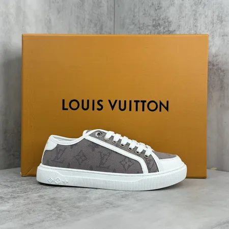 ルイヴィトン カジュアルシューズ