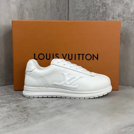 ルイヴィトン カジュアルシューズ