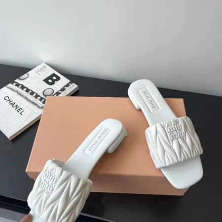 ミュウミュウ スリッパ