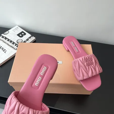 ミュウミュウ スリッパ