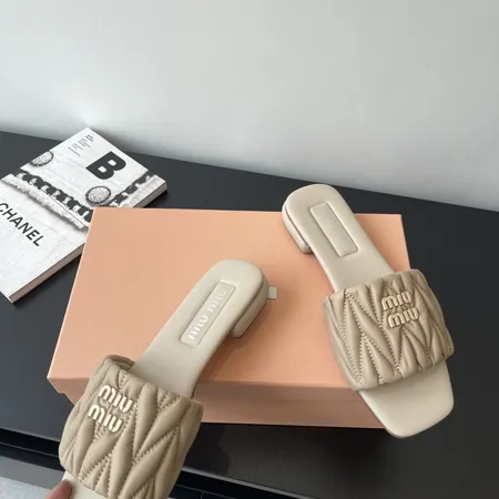 ミュウミュウ スリッパ