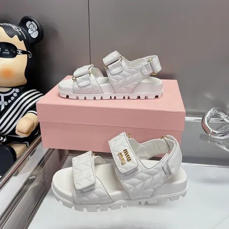 ミュウミュウ スリッパ