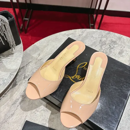 クリスチャン・ルブタン サンダル