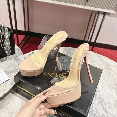 クリスチャン・ルブタン サンダル