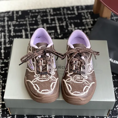 バレンシアガ カジュアルシューズ