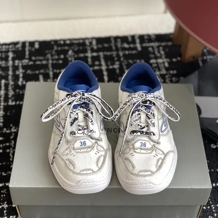 バレンシアガ カジュアルシューズ