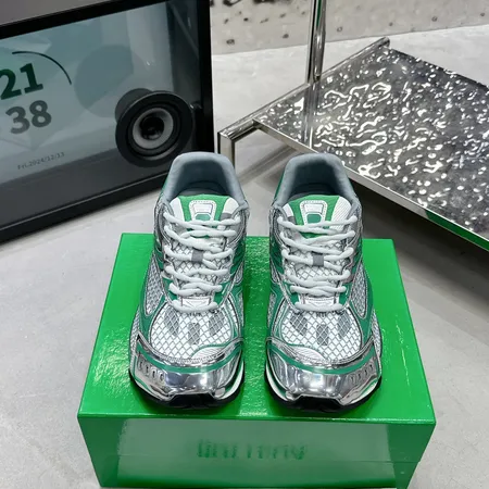 ボッテガ ヴェネタ スニーカー