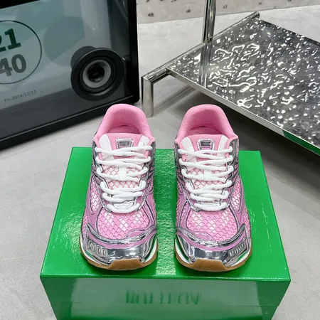 ボッテガ ヴェネタ スニーカー