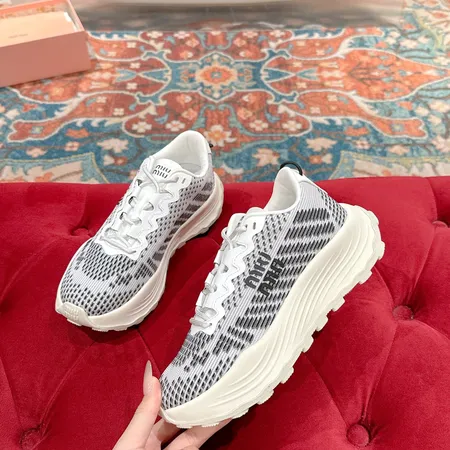 ミュウミュウ スニーカー