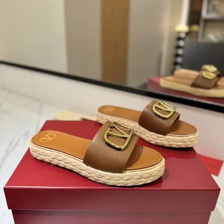 ヴァレンティノ スリッパ