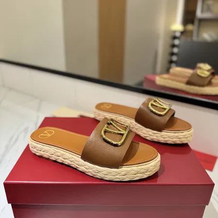 ヴァレンティノ スリッパ