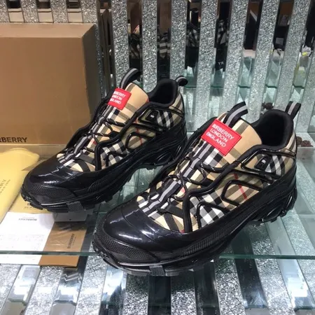 バーバリー ス スニーカー