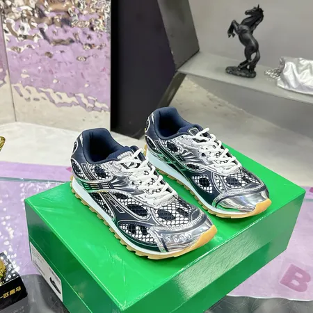 ボッテガ ヴェネタ スニーカー