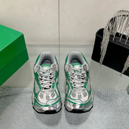 ボッテガ ヴェネタ スニーカー