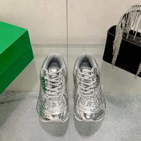 ボッテガ ヴェネタ スニーカー