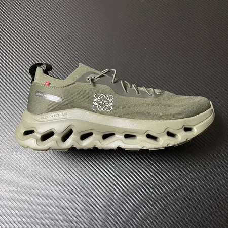 ロエベ スニーカー