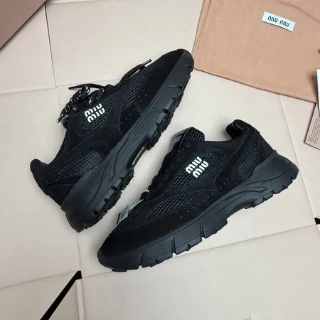 ミュウミュウ スニーカー