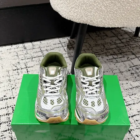 ボッテガ ヴェネタ スニーカー