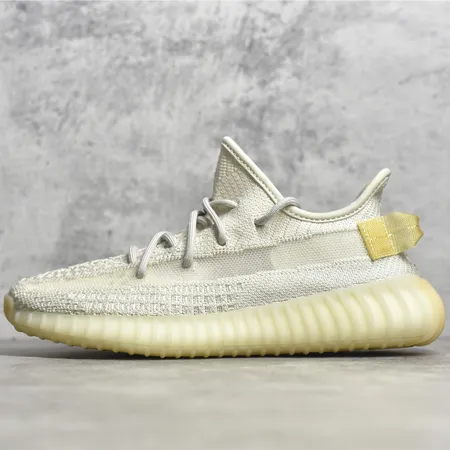 アディダス スニーカー