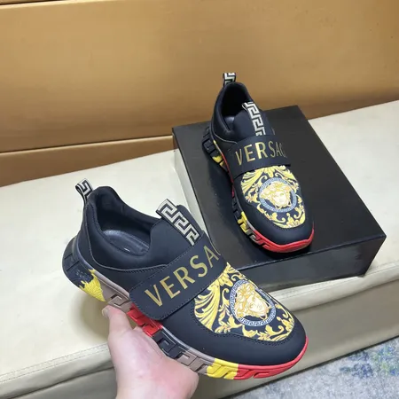 ヴェルサーチ カジュアルシューズ