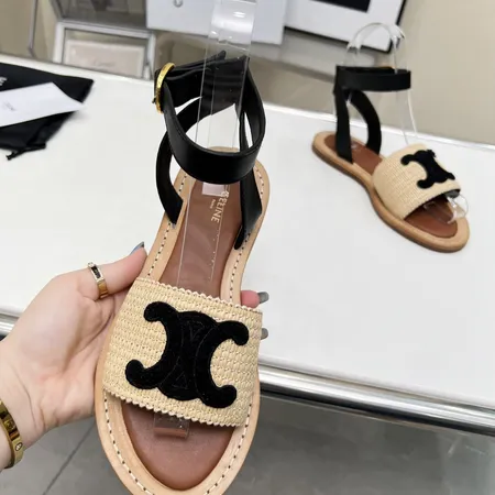 セリーヌ サンダル