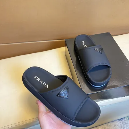 プラダ スリッパ