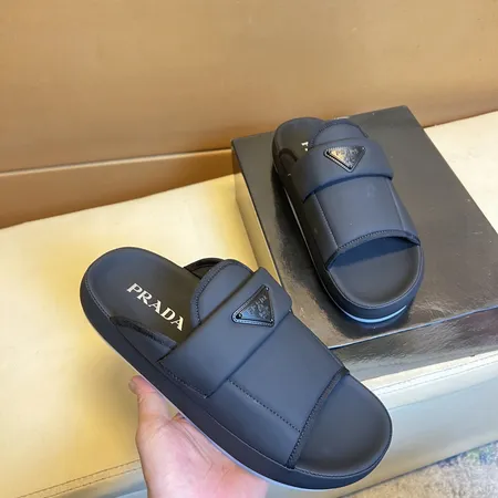 プラダ スリッパ