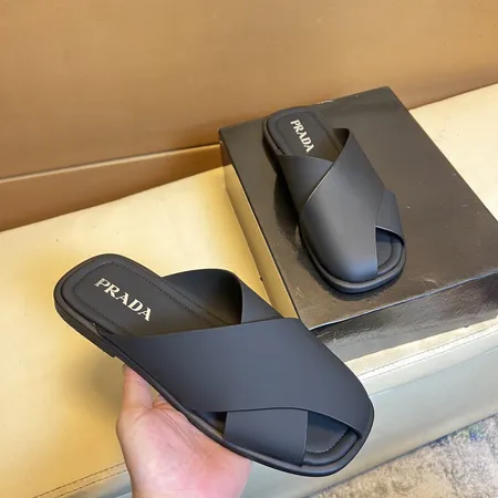 プラダ スリッパ