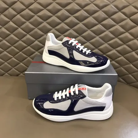 プラダ スニーカー