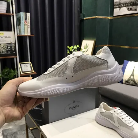 プラダ スニーカー