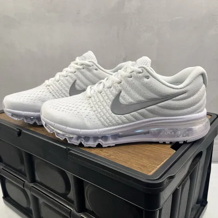 ナイキ スニーカー