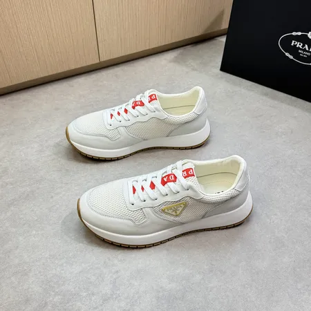 プラダ スニーカー