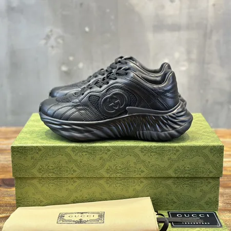 グッチ スニーカー