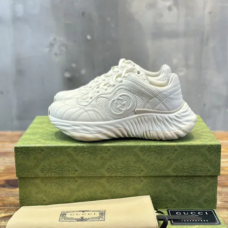 グッチ スニーカー