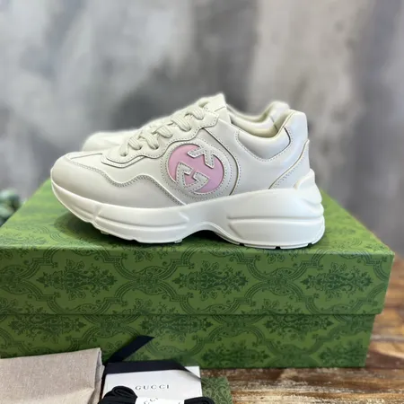 グッチ スニーカー