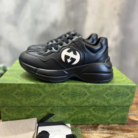 グッチ スニーカー