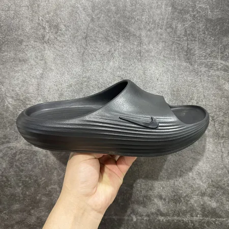 ナイキ スリッパ