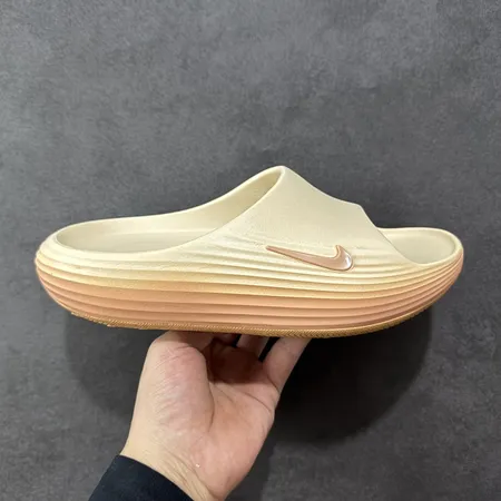 ナイキ スリッパ